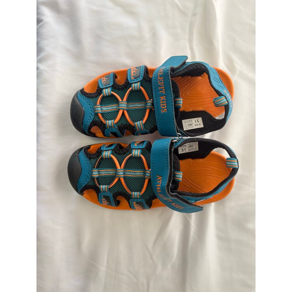 Athlefit Kids Closed Toe Sport Sandals Water Shoes Size 31 US 13